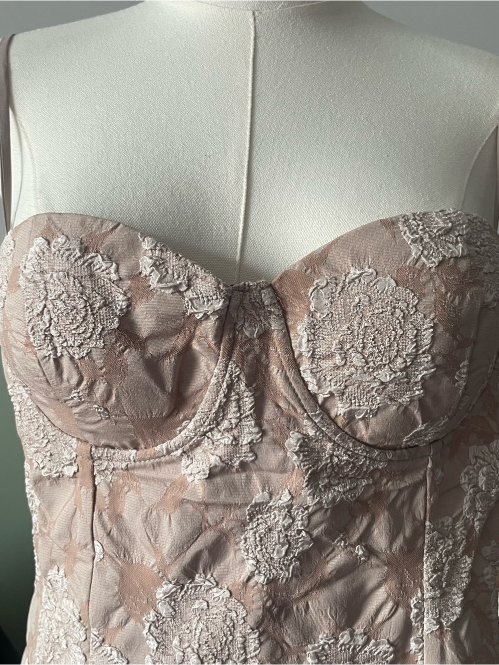 Windsor Gorgeous Charm Floral Jacquard Mini Dress | Taupe | L | NWT - Picture 12 of 12
